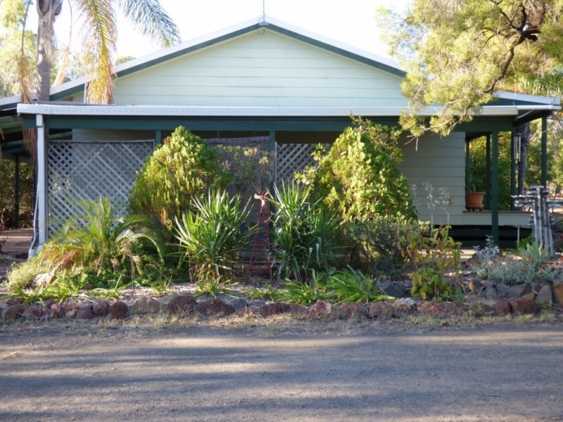 106 Roslyn Drive, Roma QLD 4455