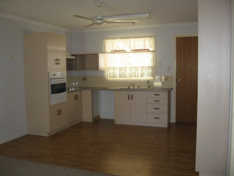 106 Roslyn Drive, Roma QLD 4455