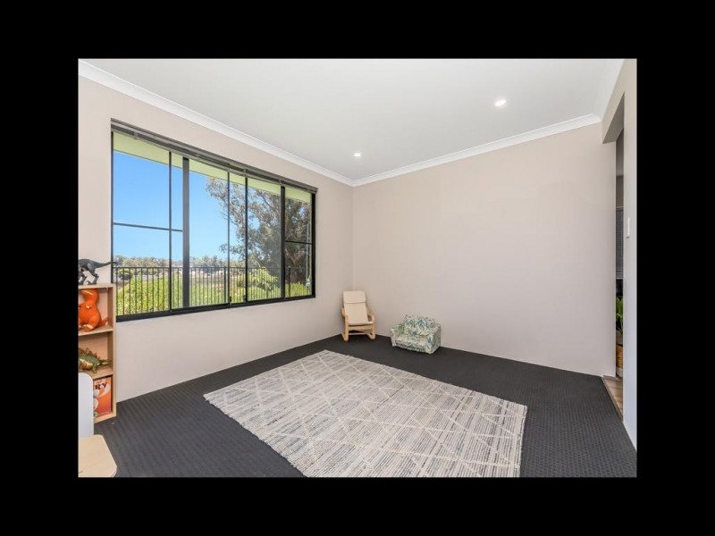 8 Tooma Close, Lakelands WA 6180