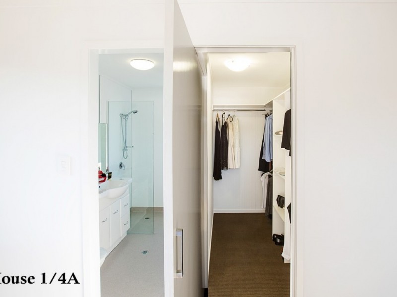 2/4A Cheihk Crescent, Collingwood Park QLD 4301