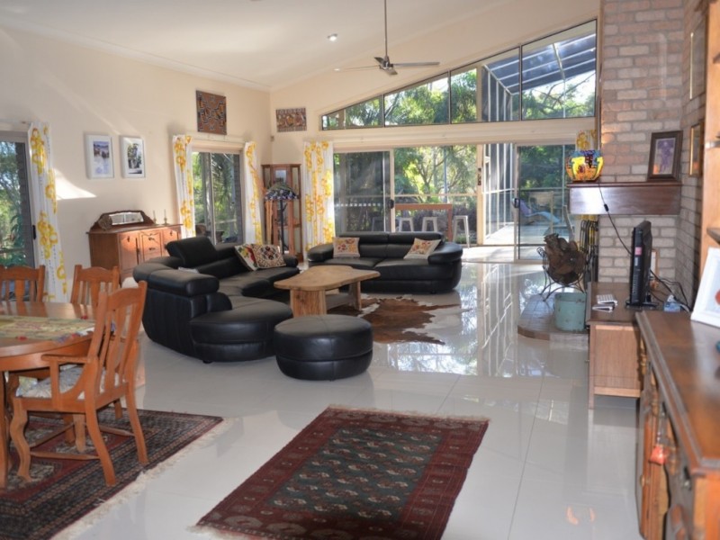 18A Uplands Drive, Parkwood QLD 4214