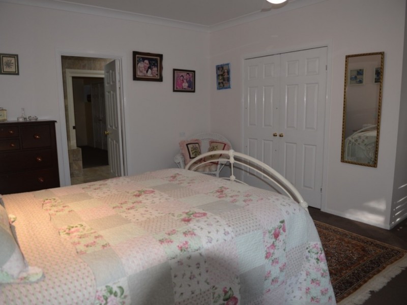 18A Uplands Drive, Parkwood QLD 4214