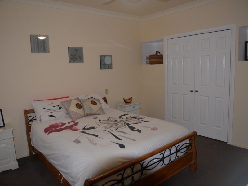 18A Uplands Drive, Parkwood QLD 4214