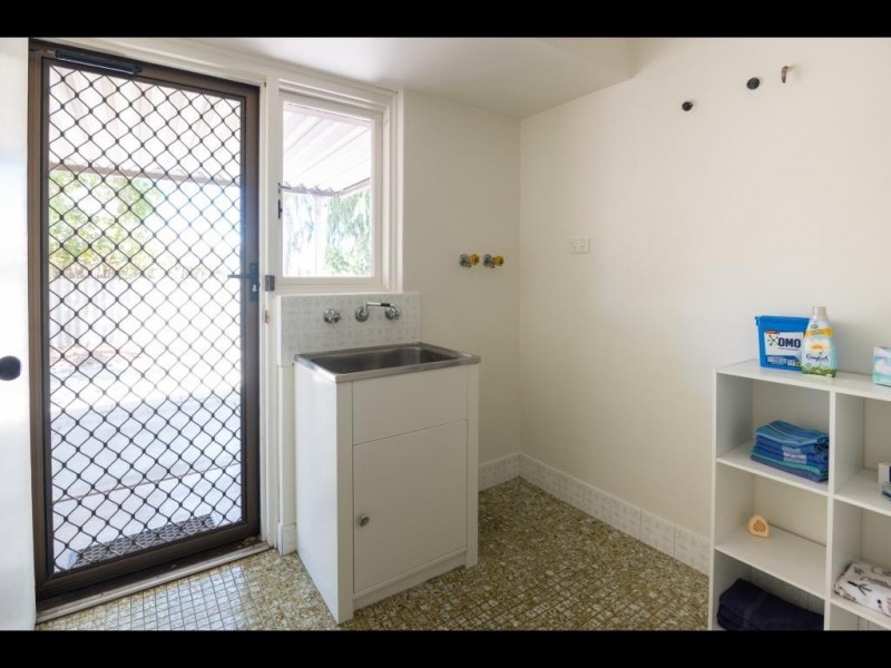 5a Gemmell Way, Hillarys WA 6025