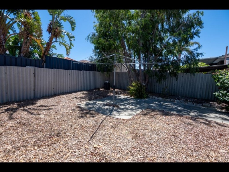 5a Gemmell Way, Hillarys WA 6025