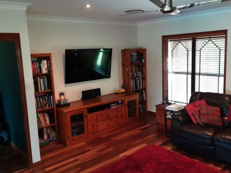 182 Lakes Drive, Laidley Heights QLD 4341