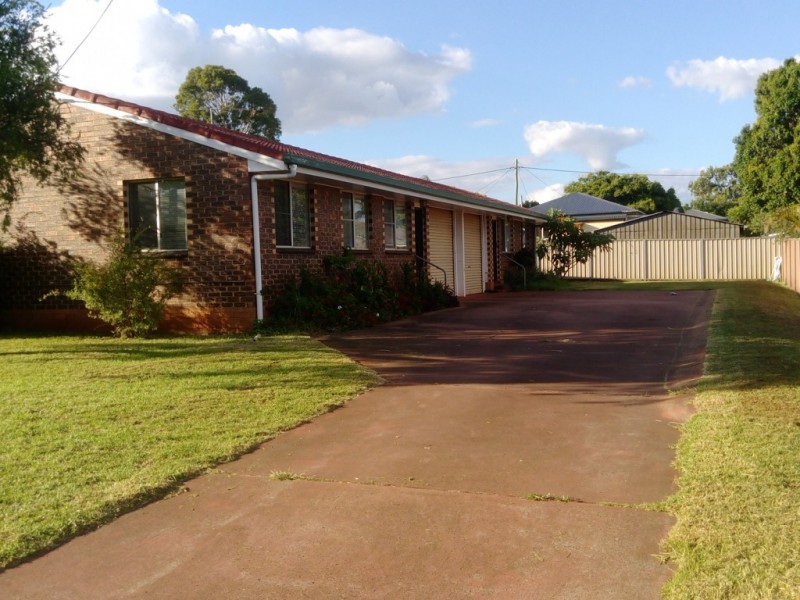 2/9 Bullock Street, Rockville QLD 4350