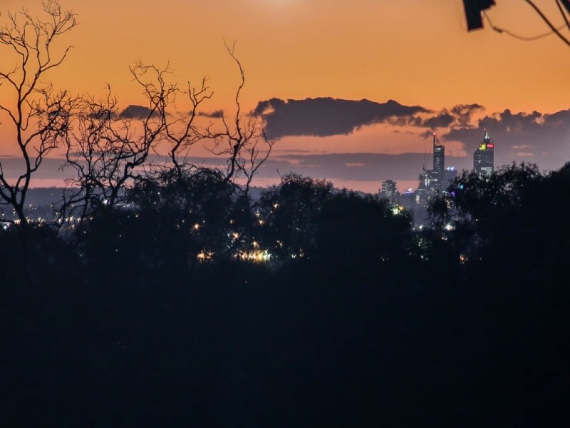 17 Judith Road, Wattle Grove WA 6107