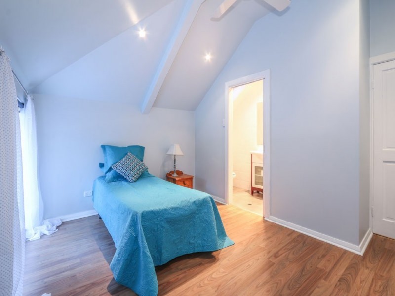 17 Judith Road, Wattle Grove WA 6107