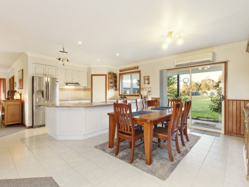 8 Criterion Court, Clunes VIC 3370