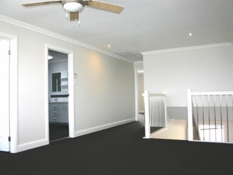 8 Istana Street, Campbelltown NSW 2560