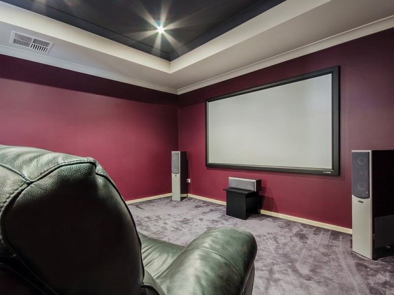 4 Elderberry Circle, Halls Head WA 6210