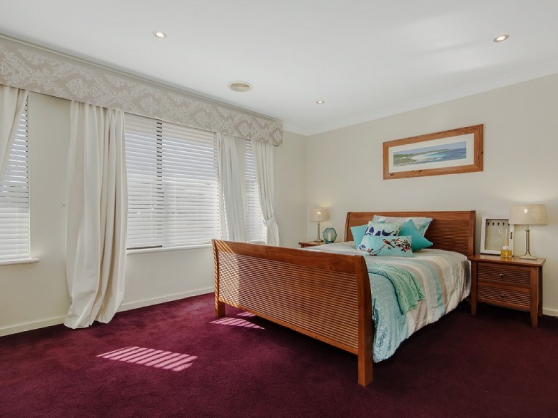 4 Elderberry Circle, Halls Head WA 6210