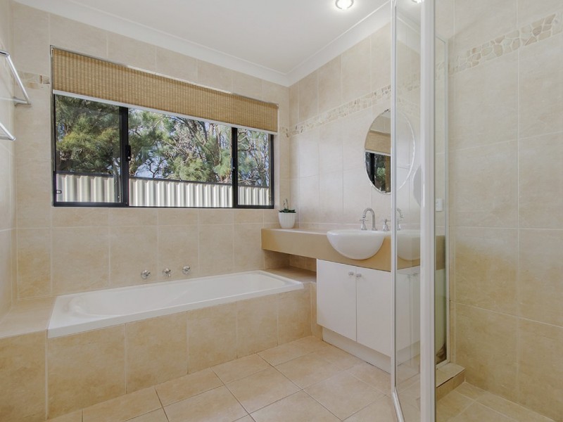 4 Elderberry Circle, Halls Head WA 6210