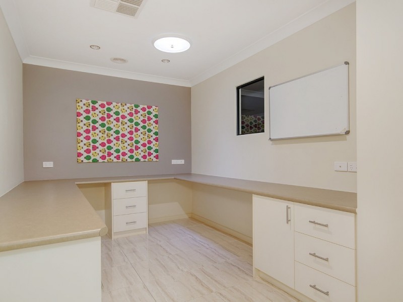 4 Elderberry Circle, Halls Head WA 6210