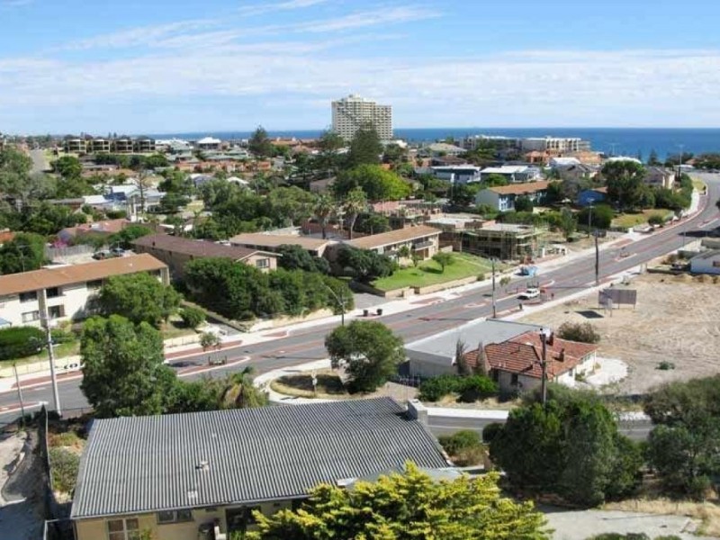 20 Ozone Parade, Trigg WA 6029