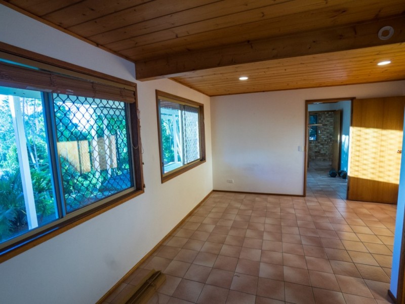 11 Canmaroo Avenue, Nambour QLD 4560