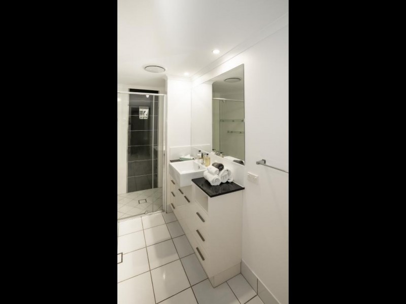 105/125-129 Esplanade, Cairns City QLD 4870