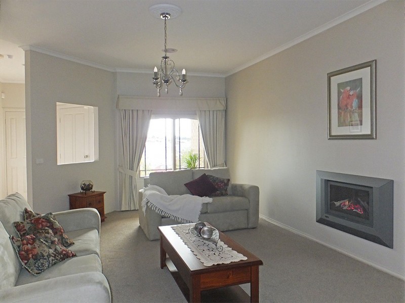 113 Jackson Drive, Drouin VIC 3818