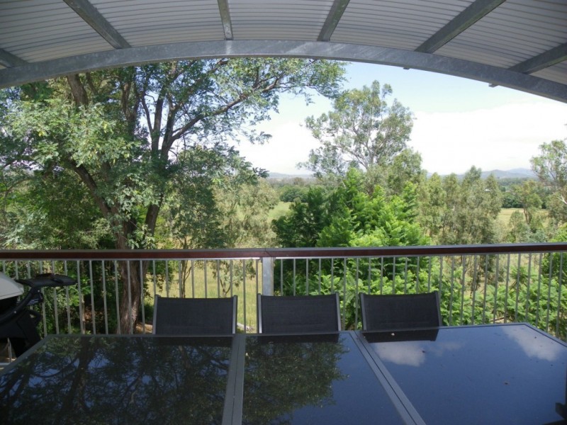 64 Bellambi Street, Toogoolawah QLD 4313