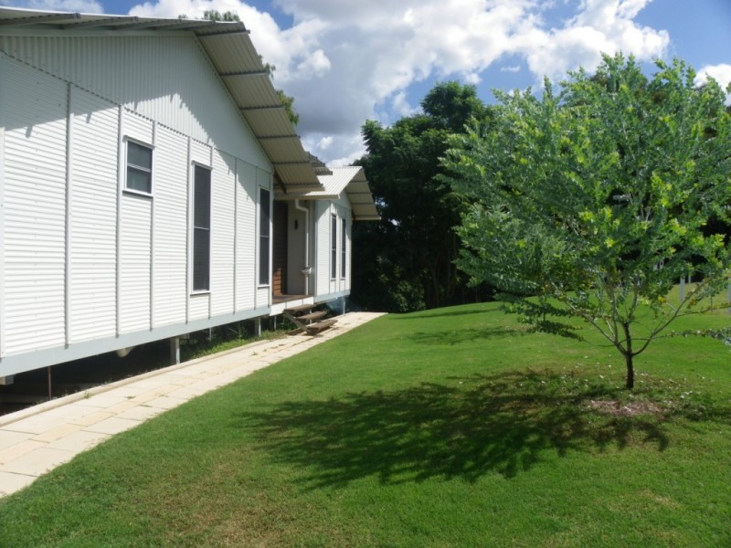 64 Bellambi Street, Toogoolawah QLD 4313