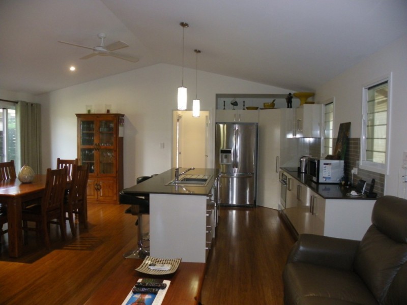 64 Bellambi Street, Toogoolawah QLD 4313