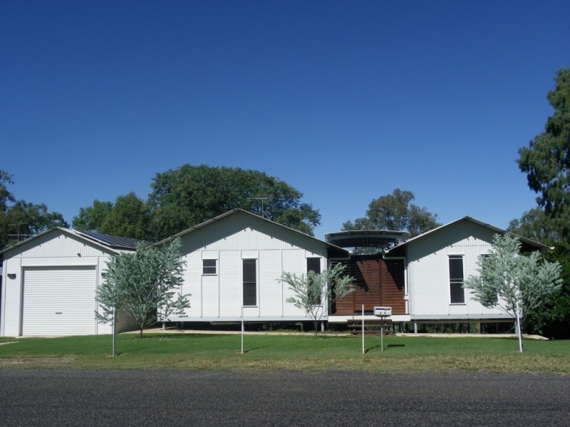 64 Bellambi Street, Toogoolawah QLD 4313