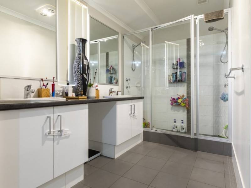 37 Gutmann Parkway, Dalyellup WA 6230