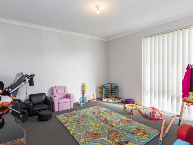 37 Gutmann Parkway, Dalyellup WA 6230