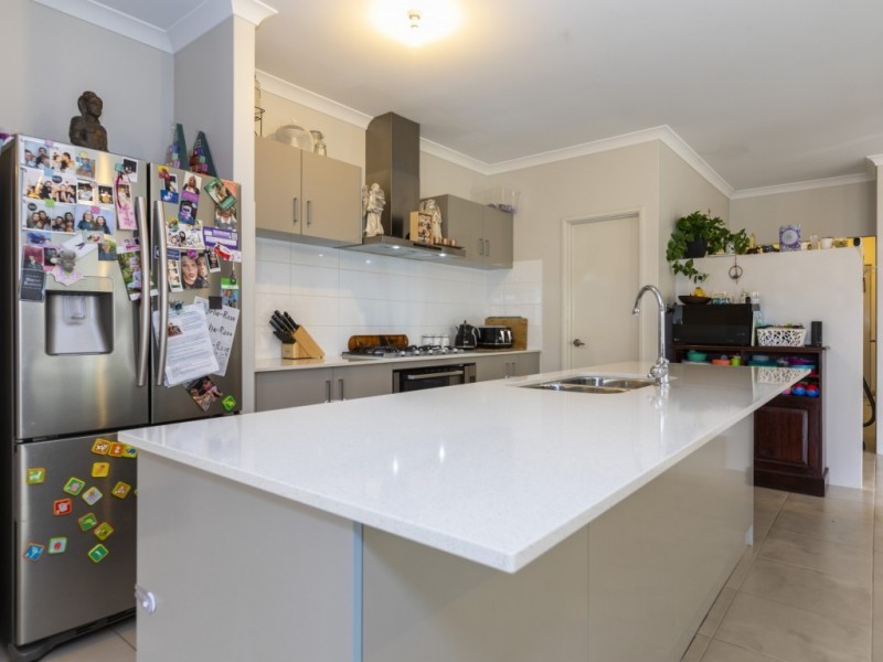 37 Gutmann Parkway, Dalyellup WA 6230