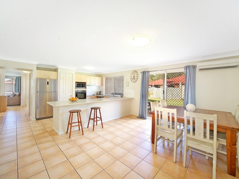 2 Lockyer Place, Pelican Waters QLD 4551