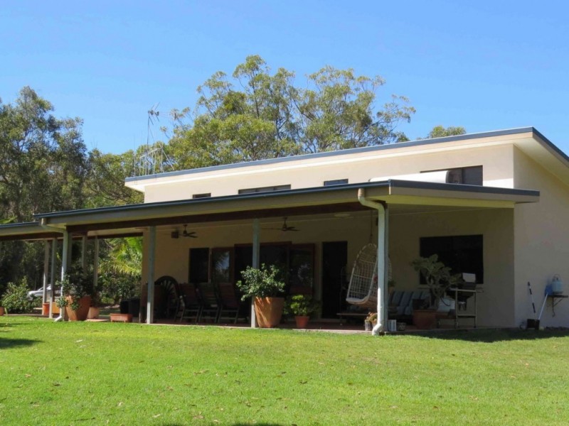 230 Lindy Drive, Rules Beach QLD 4674