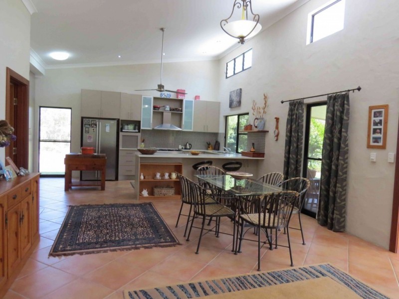 230 Lindy Drive, Rules Beach QLD 4674