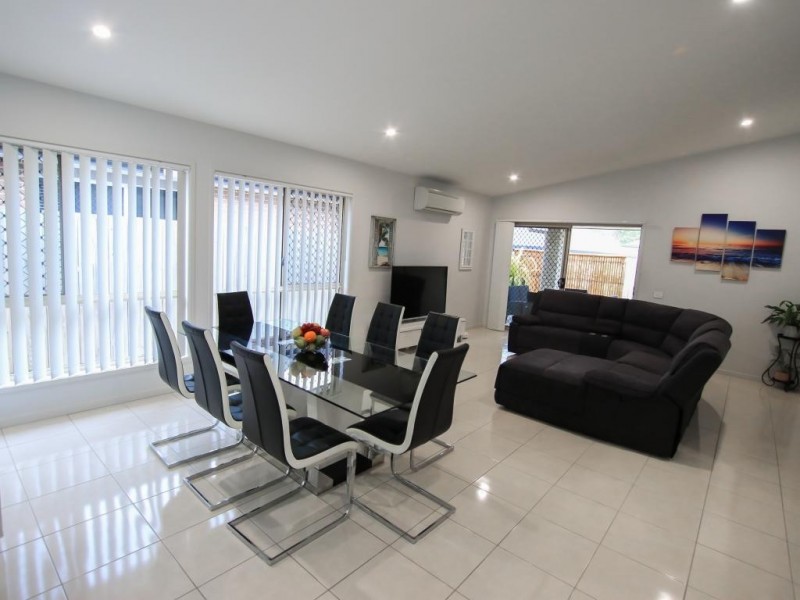 32 Waterfern Way, Ripley QLD 4306