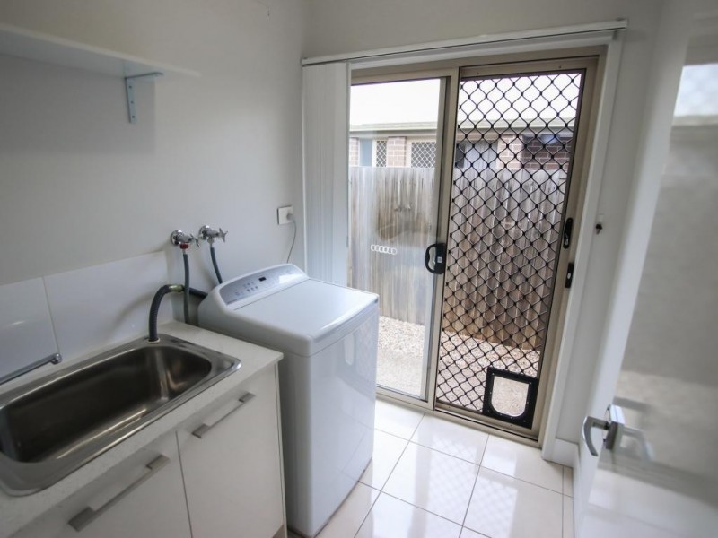 32 Waterfern Way, Ripley QLD 4306