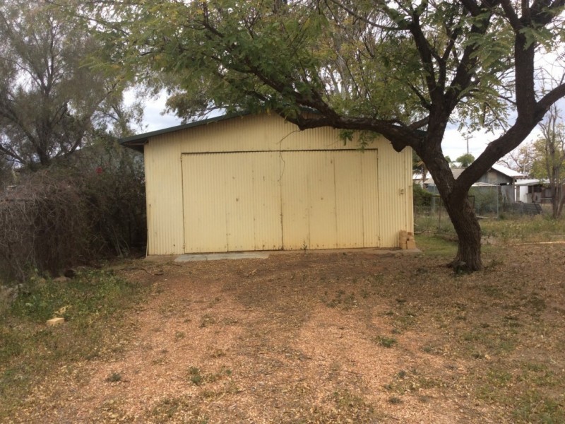 31 Cowildi Street, Dirranbandi QLD 4486