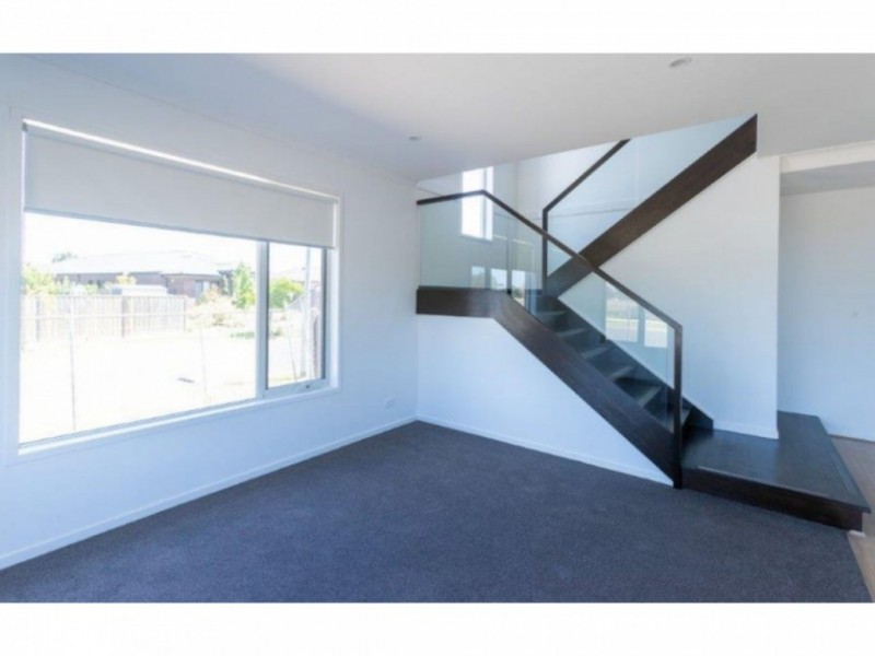 40 Spectacle Crescent, Point Cook VIC 3030