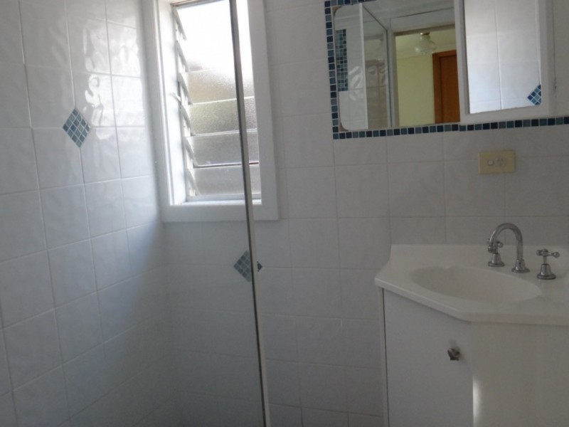 5 Mooring Place, Boyne Island QLD 4680