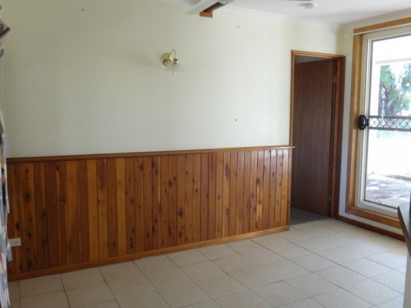 5 Mooring Place, Boyne Island QLD 4680