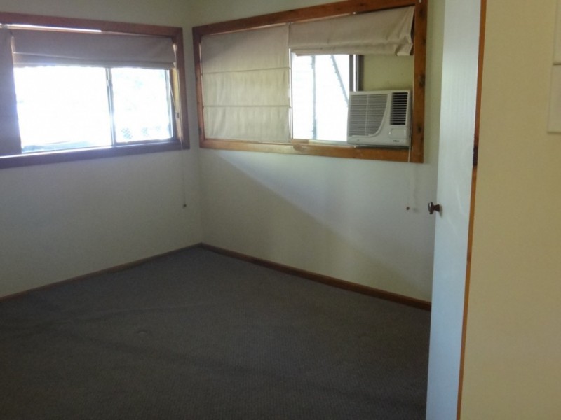 5 Mooring Place, Boyne Island QLD 4680