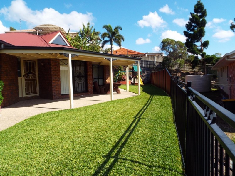 12 Kings Lane, Edens Landing QLD 4207