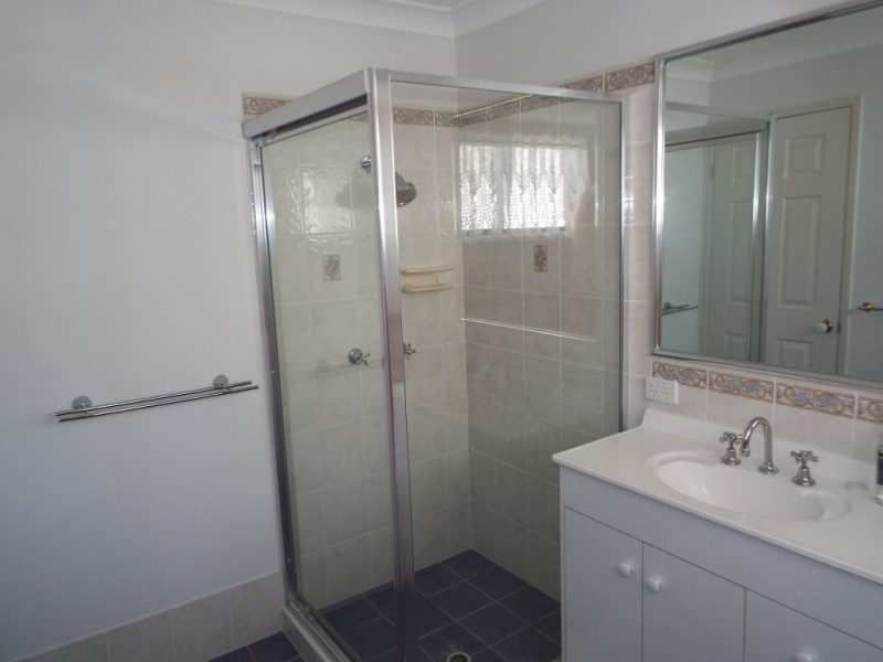 12 Kings Lane, Edens Landing QLD 4207