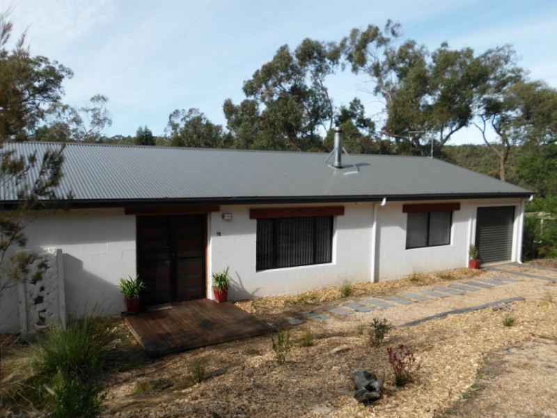 16 Lemon Street, Balmoral Village NSW 2571