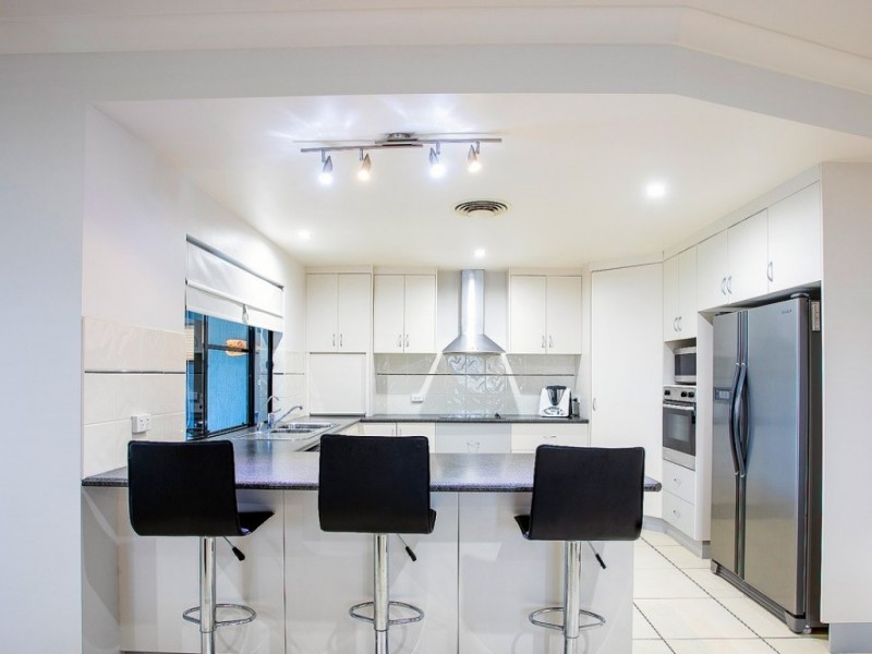 6 Polly Crescent, Richmond QLD 4740