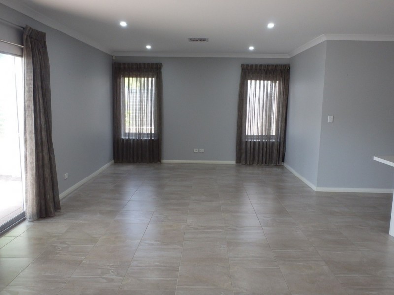 14A Tuckett St, Carlisle WA 6101