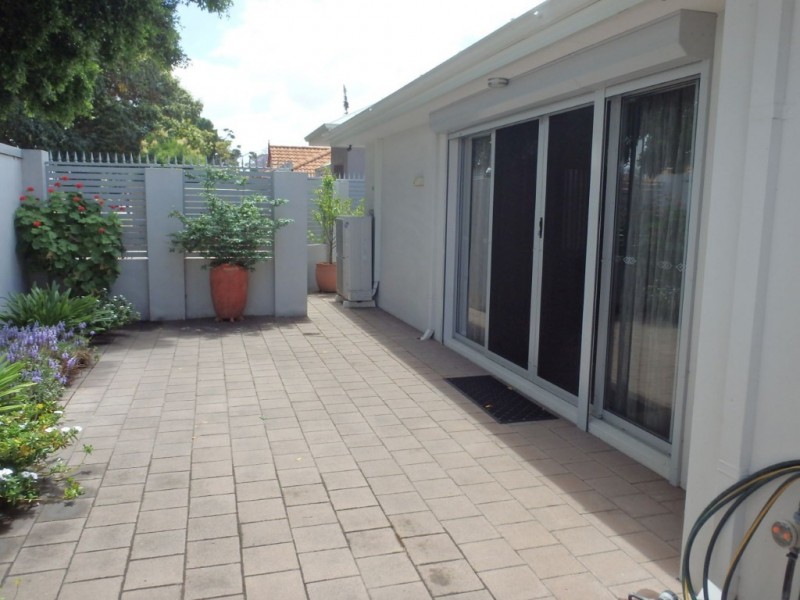 14A Tuckett St, Carlisle WA 6101