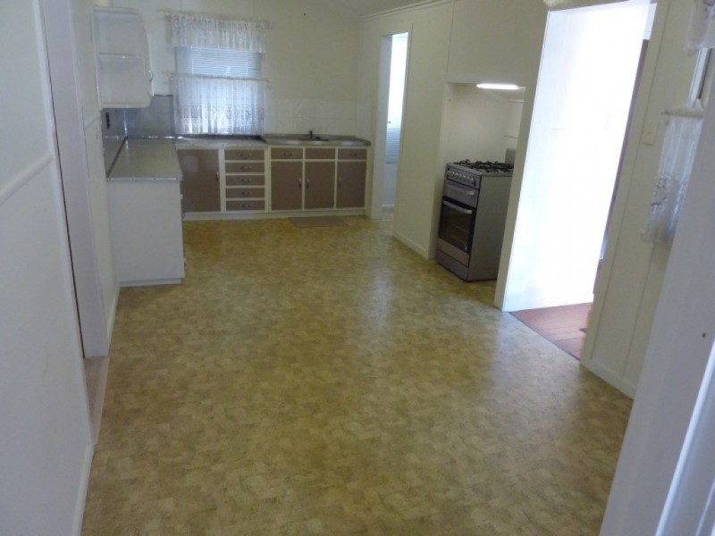 8 Ellis Street, Greenslopes QLD 4120