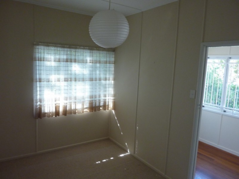 8 Ellis Street, Greenslopes QLD 4120