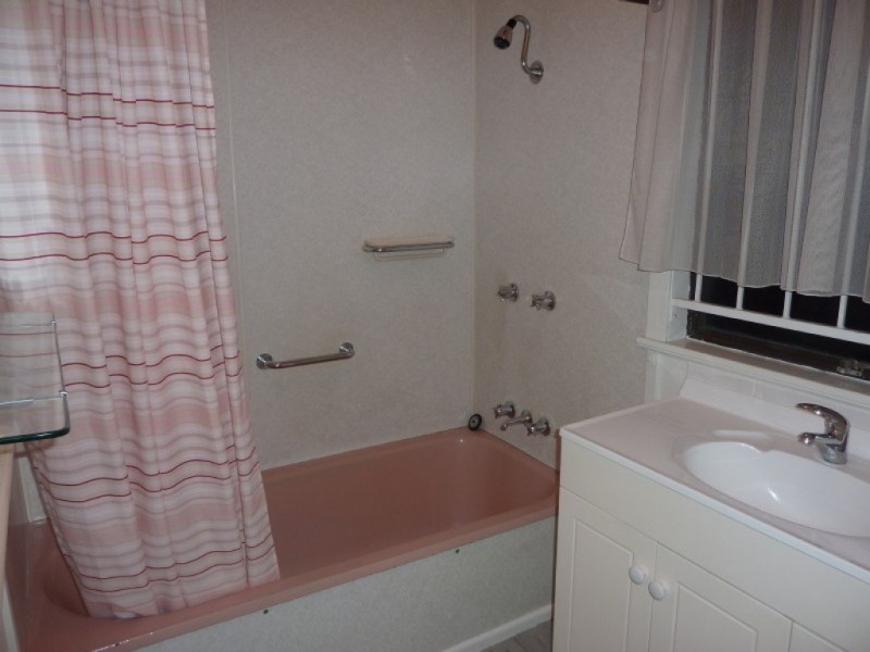 8 Ellis Street, Greenslopes QLD 4120