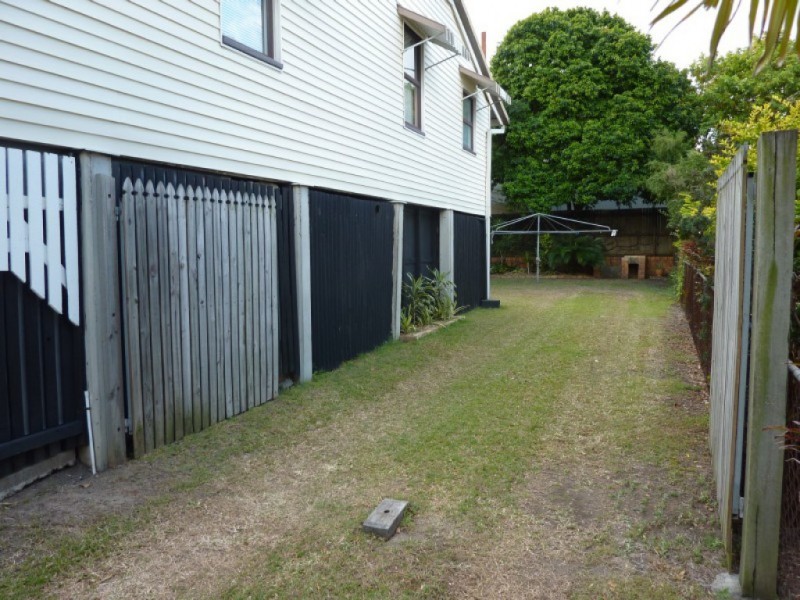 8 Ellis Street, Greenslopes QLD 4120